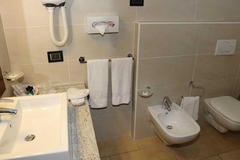 Hotel Cascina Canova Uggiate المظهر الخارجي الصورة